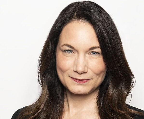 Straight Headshot_600x600_Jennifer Spire-265